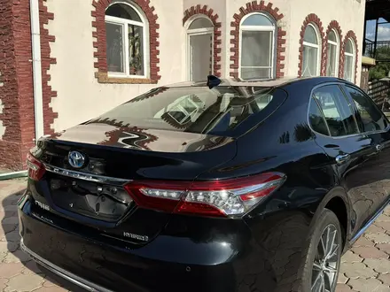 Toyota Camry 2023 года за 15 500 000 тг. в Алматы – фото 2