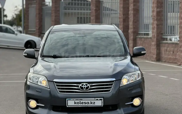 Toyota RAV4 2012 годаfor9 500 000 тг. в Алматы