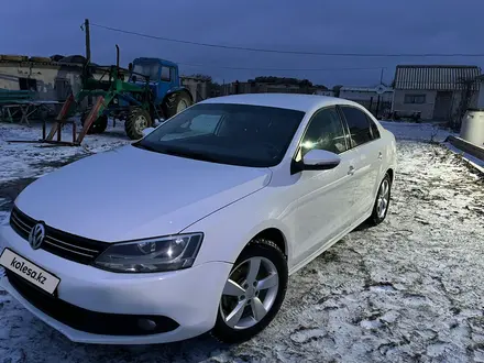Volkswagen Jetta 2014 года за 6 300 000 тг. в Уральск – фото 2