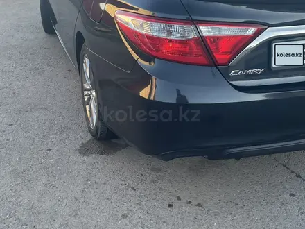 Toyota Camry 2015 года за 9 000 000 тг. в Актобе – фото 6