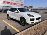 Porsche Cayenne 2016 года за 23 000 000 тг. в Астана