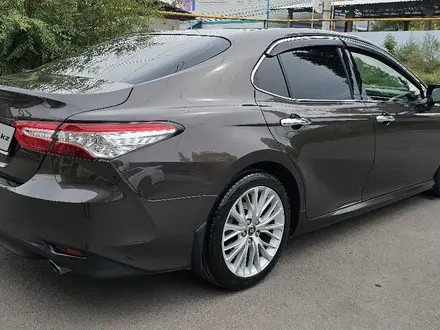 Toyota Camry 2019 года за 14 000 000 тг. в Алматы – фото 3