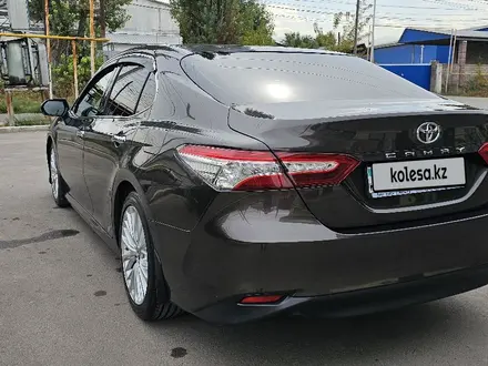 Toyota Camry 2019 года за 14 000 000 тг. в Алматы – фото 4