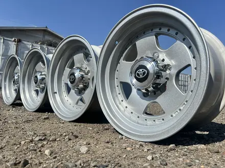 R 16 TOYOTA привозные! Ширина 8j et 0. . за 155 000 тг. в Алматы – фото 11