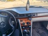 Mercedes-Benz E 220 1993 годаүшін1 200 000 тг. в Жезказган – фото 2