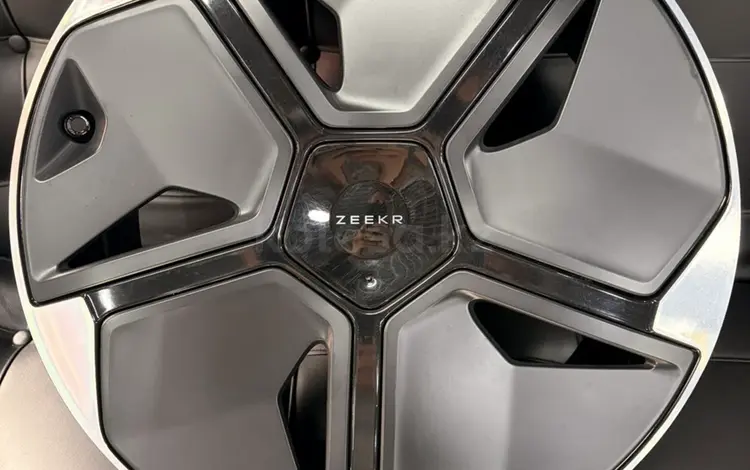 ZEEKR 001 R21 за 550 000 тг. в Алматы
