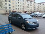 Toyota Sienna 2013 года за 7 500 000 тг. в Актау – фото 2