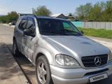 Mercedes-Benz ML 320 2000 года за 2 200 000 тг. в Алматы – фото 5