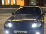 Mercedes-Benz C 200 2002 года за 2 580 000 тг. в Петропавловск