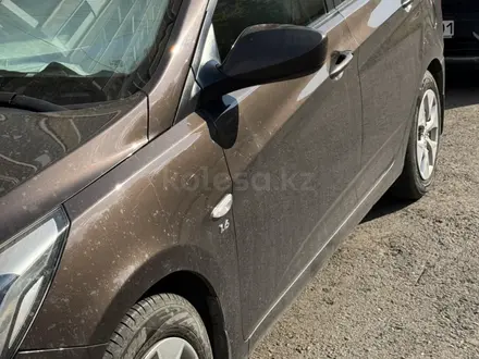 Hyundai Solaris 2015 года за 5 000 000 тг. в Астана – фото 2