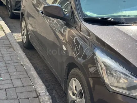 Hyundai Solaris 2015 года за 5 000 000 тг. в Астана – фото 3