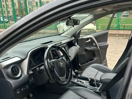 Toyota RAV4 2017 года за 9 500 000 тг. в Актау – фото 2