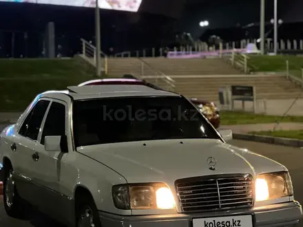 Mercedes-Benz E 280 1994 года за 1 600 000 тг. в Семей – фото 2