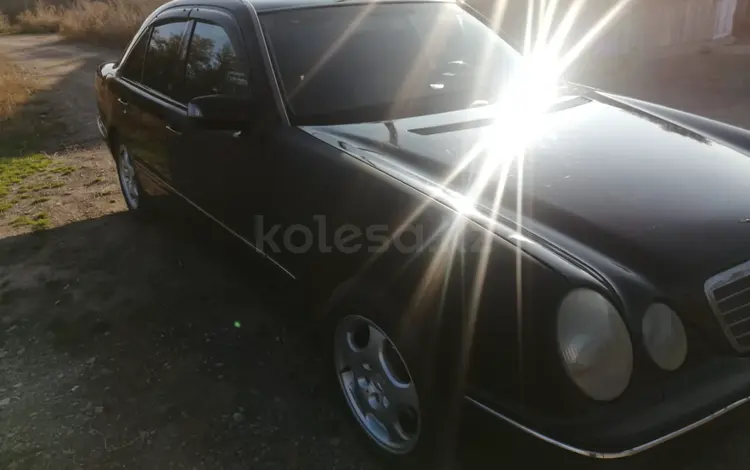 Mercedes-Benz E 200 2000 года за 2 650 000 тг. в Алматы