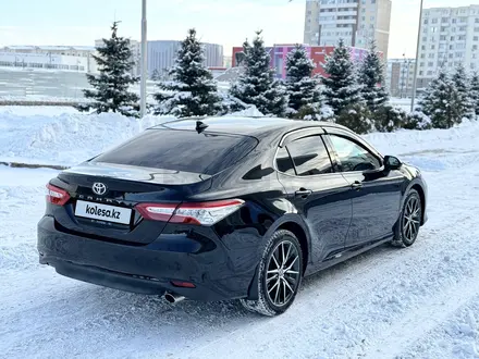 Toyota Camry 2021 года за 18 000 000 тг. в Алматы – фото 12