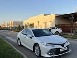 Toyota Camry 2020 года за 14 800 000 тг. в Туркестан – фото 3