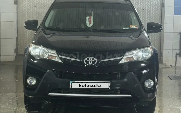 Toyota RAV4 2015 года за 10 500 000 тг. в Актобе