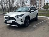 Toyota RAV4 2021 года за 15 000 000 тг. в Кокшетау