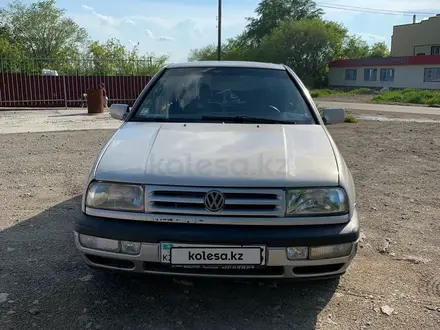 Volkswagen Vento 1993 года за 1 270 000 тг. в Астана – фото 3