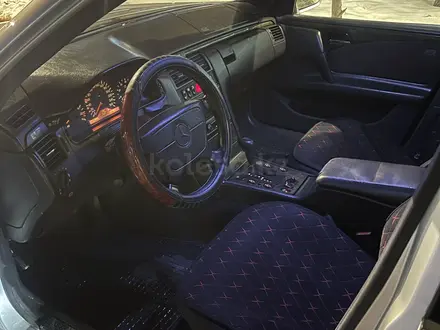 Mercedes-Benz E 320 1998 года за 3 900 000 тг. в Алматы – фото 12