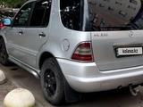 Mercedes-Benz ML 320 2000 года за 4 500 000 тг. в Петропавловск – фото 2