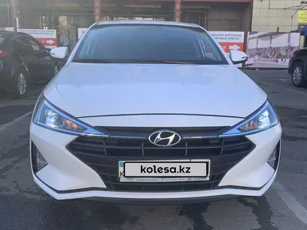 Hyundai Elantra 2019 года за 8 300 000 тг. в Астана