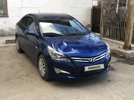 Hyundai Solaris 2014 года за 5 500 000 тг. в Атырау – фото 2