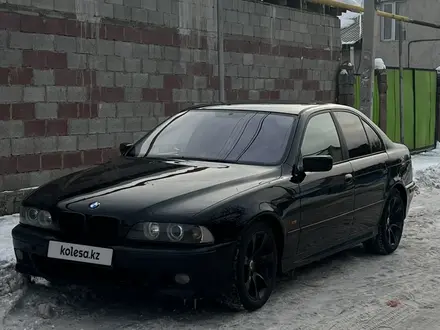 BMW 528 1998 года за 2 450 000 тг. в Алматы