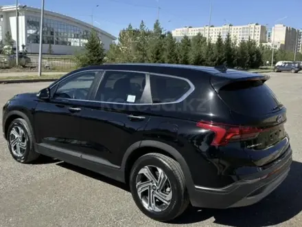 Hyundai Santa Fe 2021 года за 13 700 000 тг. в Караганда