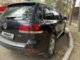 Volkswagen Touareg 2007 годаүшін3 990 000 тг. в Астана – фото 2