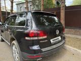 Volkswagen Touareg 2007 годаүшін3 990 000 тг. в Астана