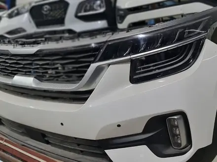 Передний Бампер Kia Seltos за 200 000 тг. в Алматы
