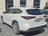 Toyota Highlander 2024 года за 26 777 000 тг. в Актау – фото 4