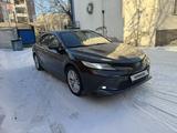 Toyota Camry 2018 года за 13 600 000 тг. в Семей