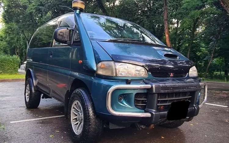 Mitsubishi Delica 1997 годаүшін3 400 000 тг. в Алматы