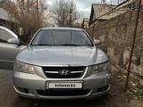 Hyundai Sonata 2005 года за 2 850 000 тг. в Шымкент – фото 2