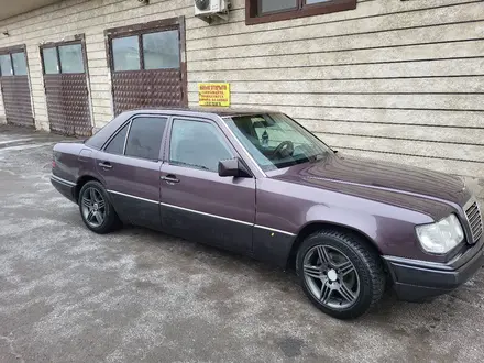 Mercedes-Benz E 280 1994 года за 2 200 000 тг. в Тараз