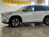 Toyota Highlander 2016 годаүшін11 200 000 тг. в Кульсары