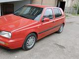 Volkswagen Golf 1995 годаүшін2 100 000 тг. в Алматы