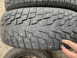Пара зимние шипованные шины 215/60/17 215/60R17. за 55 000 тг. в Алматы – фото 3