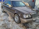 Mercedes-Benz E 230 1993 года за 1 300 000 тг. в Актобе – фото 2