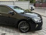 Toyota Camry 2016 года за 13 000 000 тг. в Алматы – фото 2