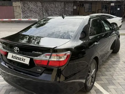 Toyota Camry 2016 года за 13 000 000 тг. в Алматы – фото 3
