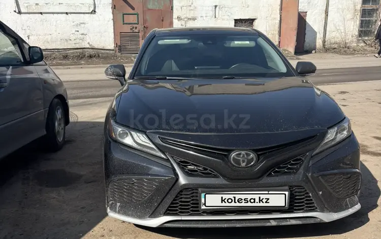 Toyota Camry 2020 года за 11 800 000 тг. в Астана