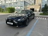 Lexus ES 250 2020 года за 22 000 000 тг. в Астана