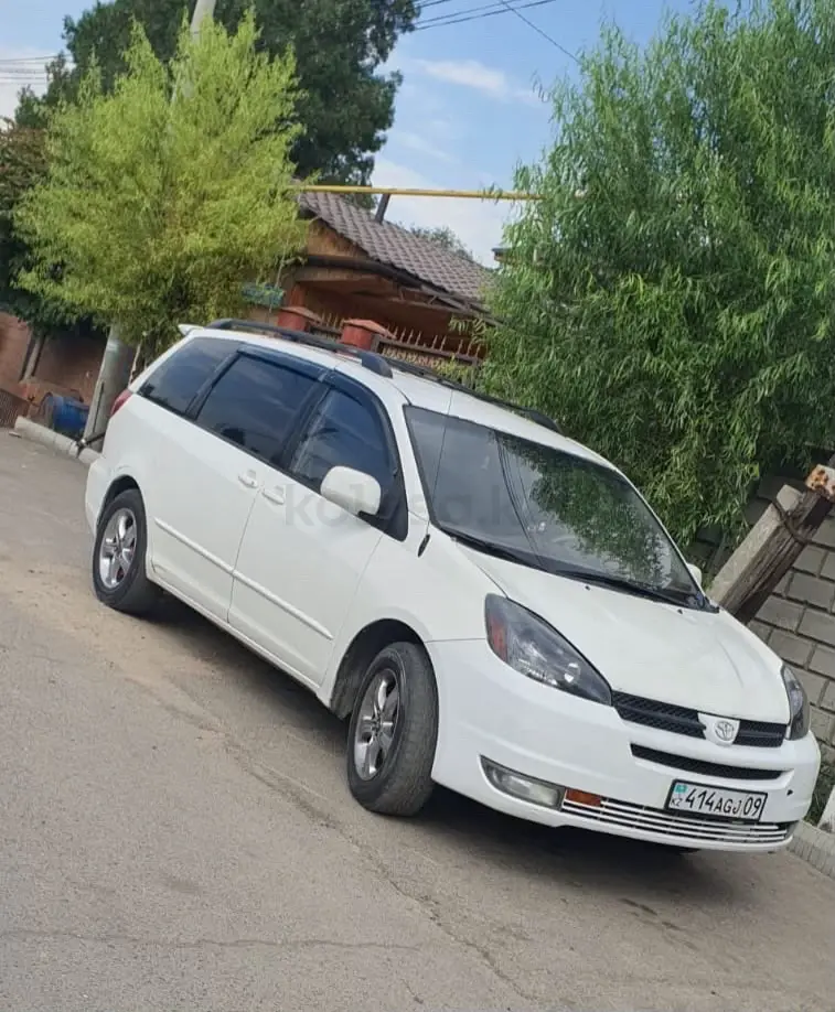 Toyota Sienna, 2004