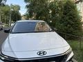 Hyundai Elantra 2024 годаfor8 950 000 тг. в Алматы – фото 2