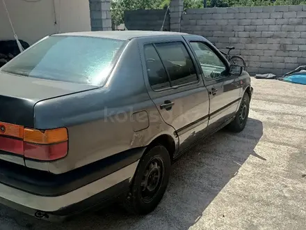 Volkswagen Vento 1993 года за 650 000 тг. в Шымкент – фото 3