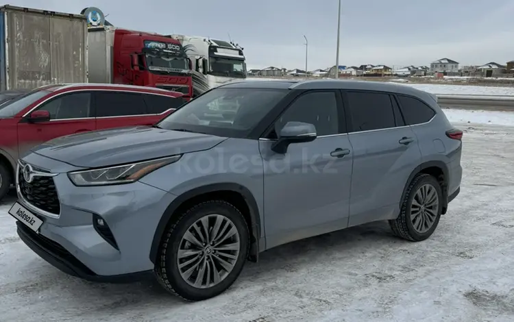 Toyota Highlander 2021 года за 26 000 000 тг. в Караганда