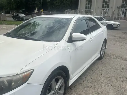 Toyota Camry 2013 года за 7 500 000 тг. в Тараз – фото 2